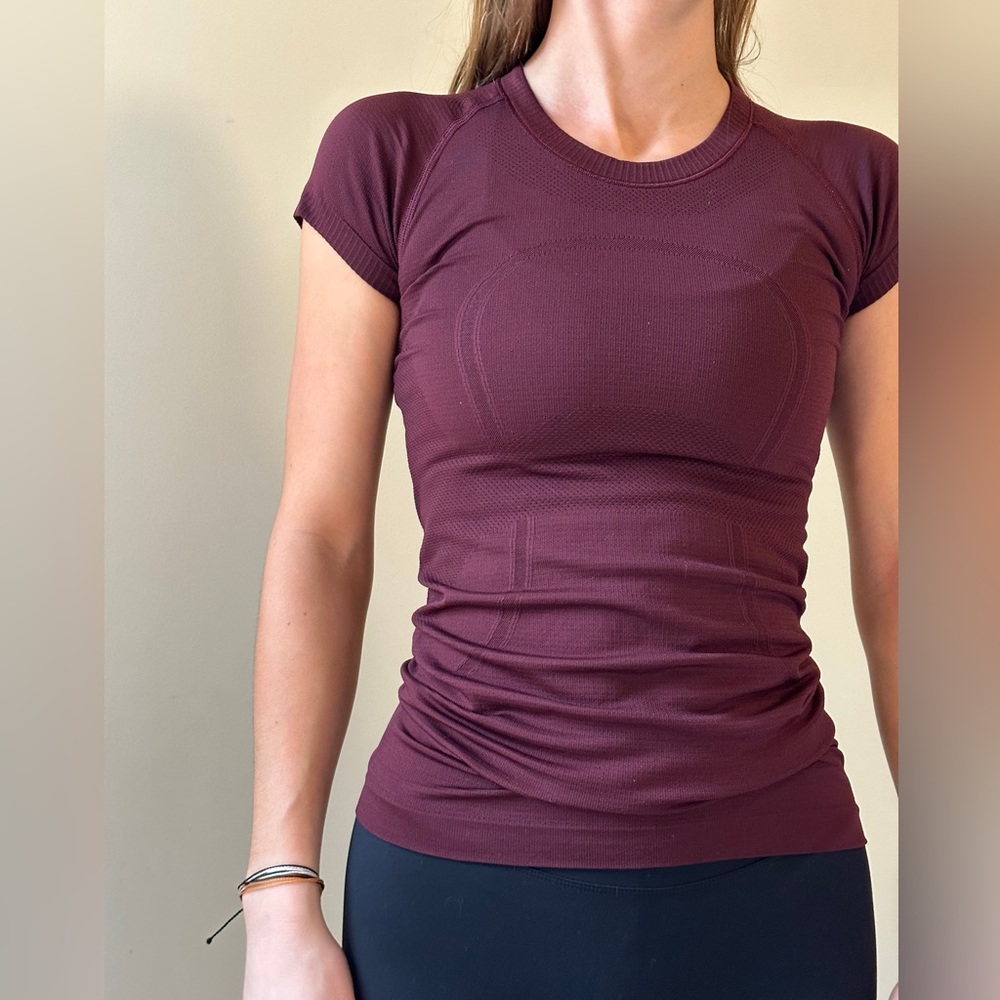 Lululemon top maroon size 4 (no tags)